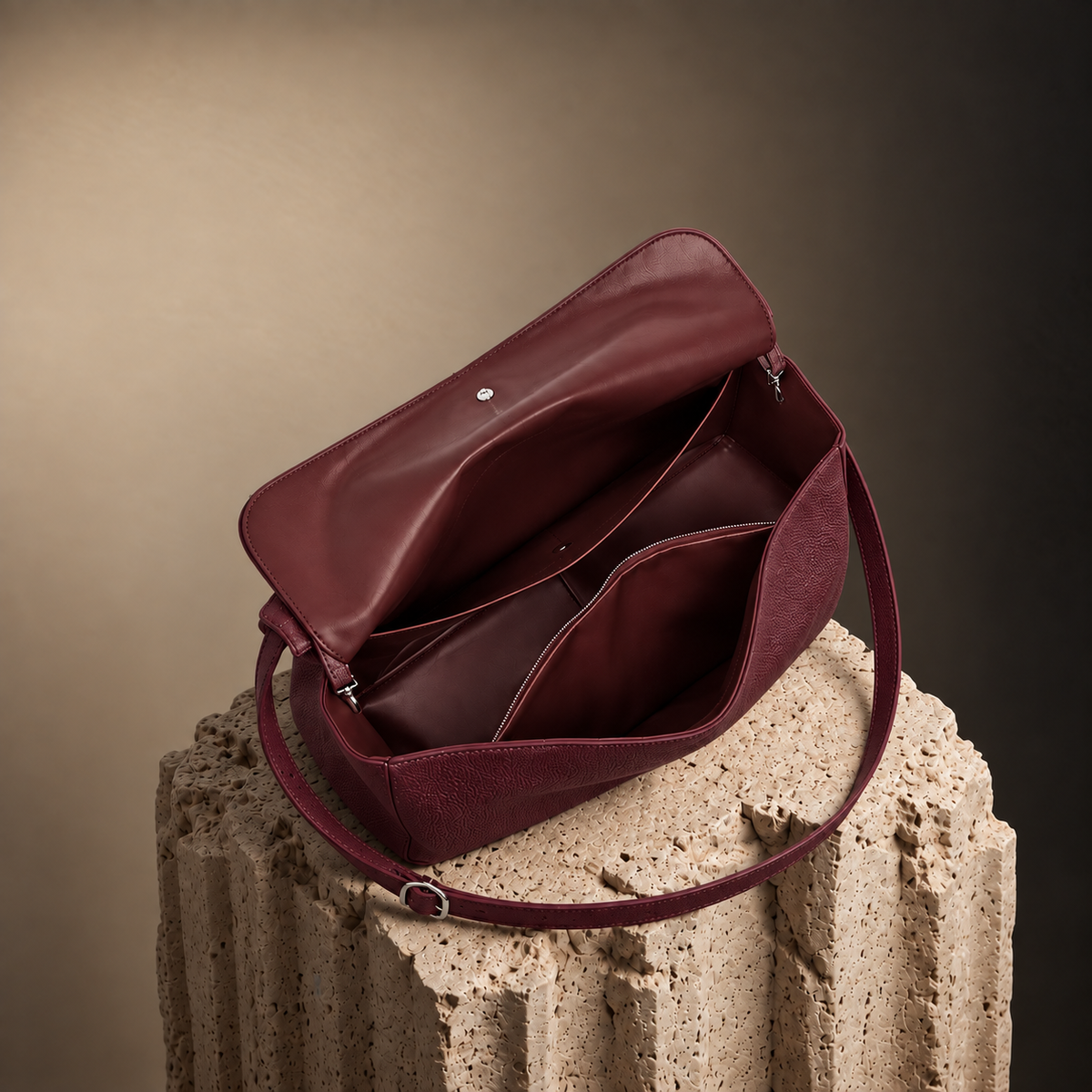 Alma - Leather Flap Bag