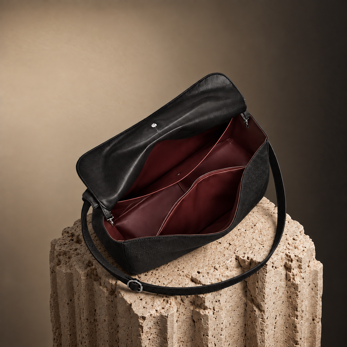 Alma - Leather Flap Bag